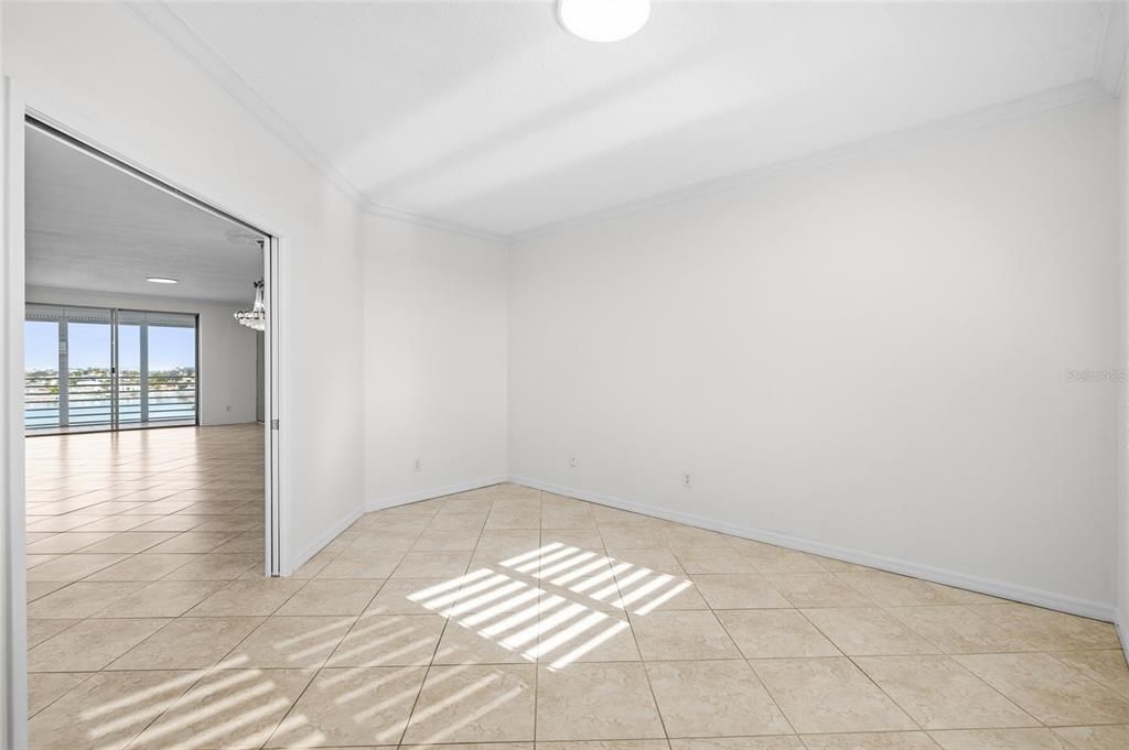 For Sale: $950,000 (3 beds, 2 baths, 1915 Square Feet)