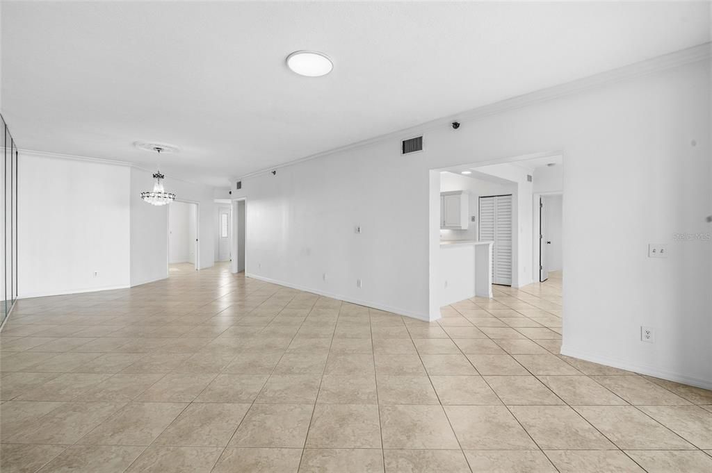 For Sale: $950,000 (3 beds, 2 baths, 1915 Square Feet)