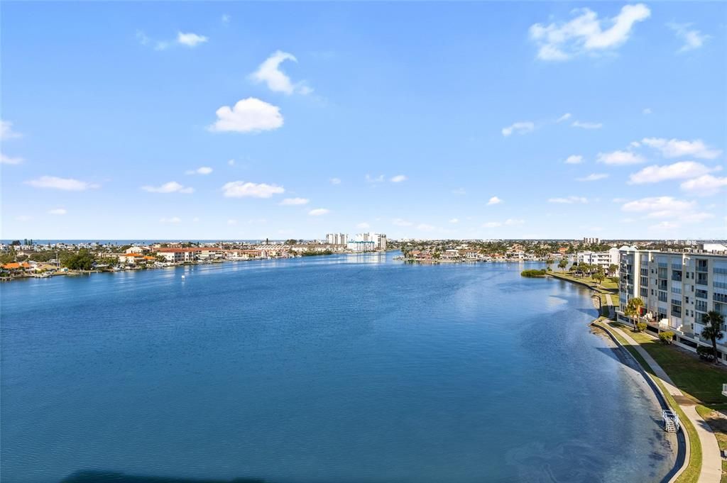 For Sale: $950,000 (3 beds, 2 baths, 1915 Square Feet)