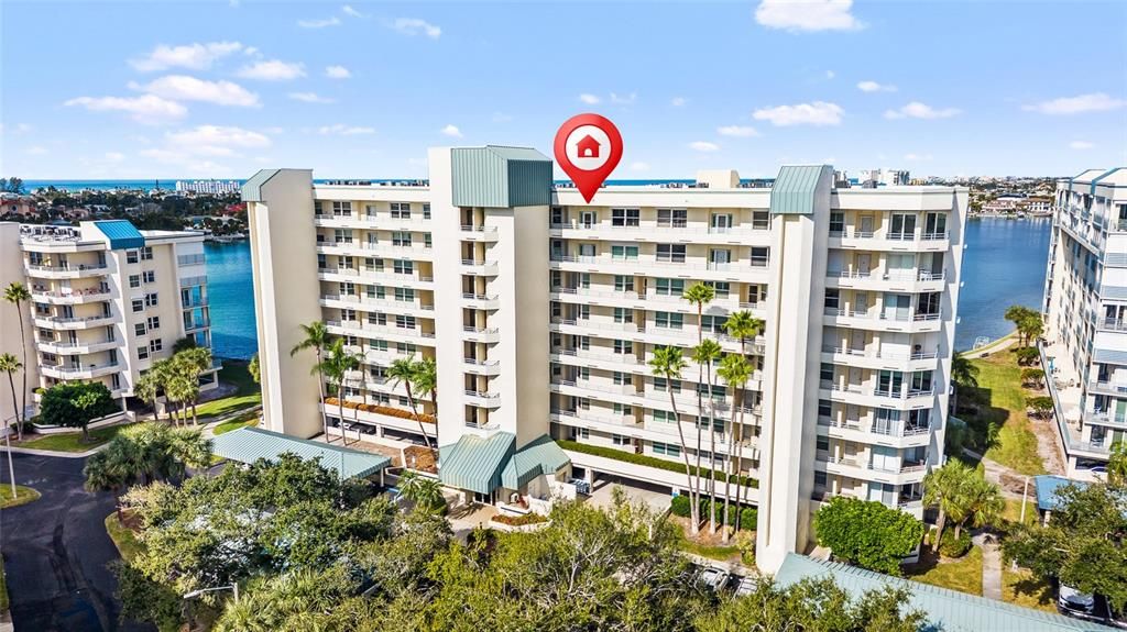 For Sale: $950,000 (3 beds, 2 baths, 1915 Square Feet)