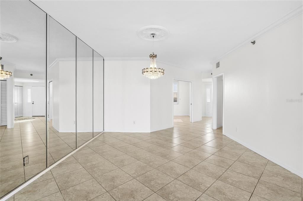 For Sale: $950,000 (3 beds, 2 baths, 1915 Square Feet)