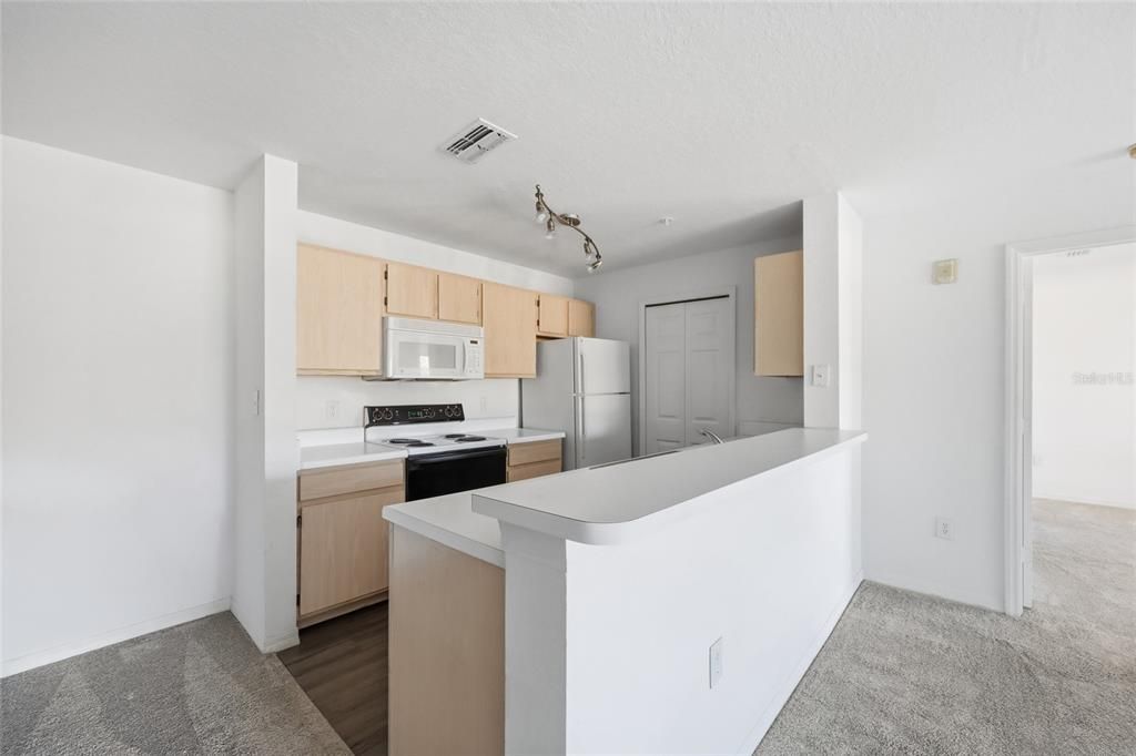 For Rent: $1,550 (2 beds, 2 baths, 1142 Square Feet)