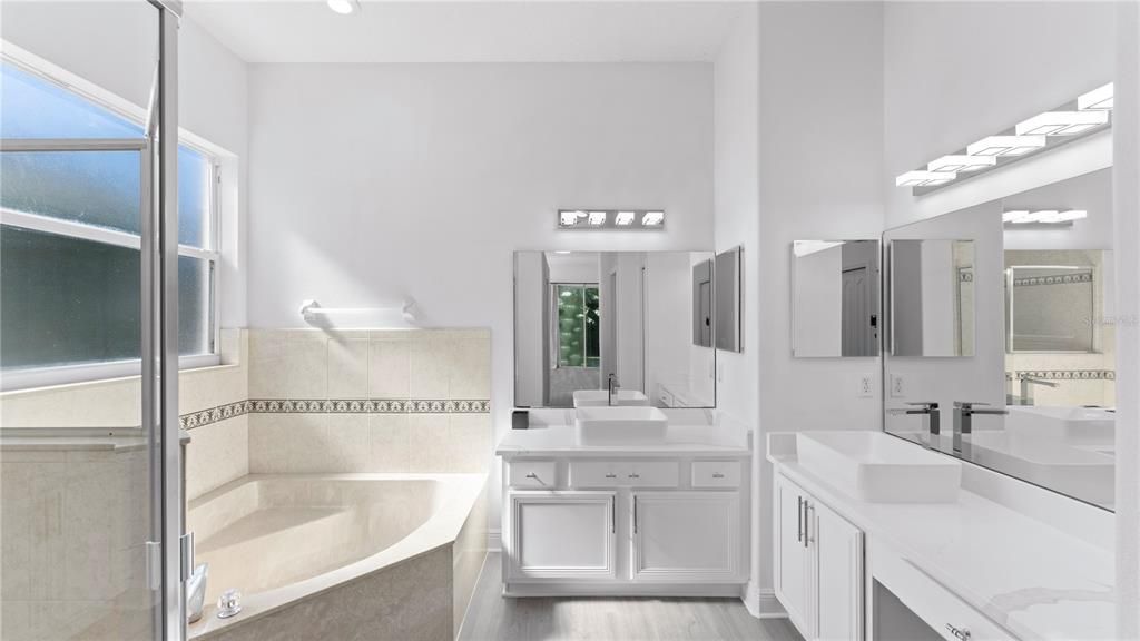 待售: $569,000 (4 贝兹, 3 浴室, 2720 平方英尺)