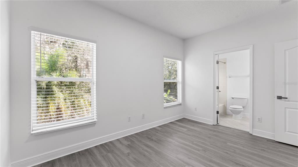 待售: $569,000 (4 贝兹, 3 浴室, 2720 平方英尺)