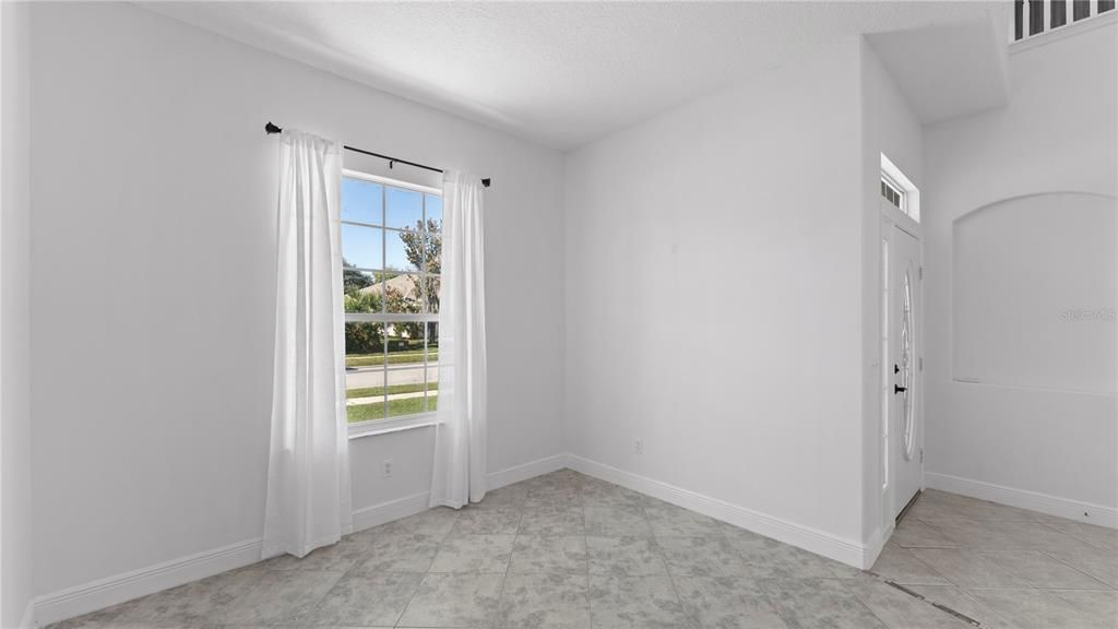 待售: $569,000 (4 贝兹, 3 浴室, 2720 平方英尺)