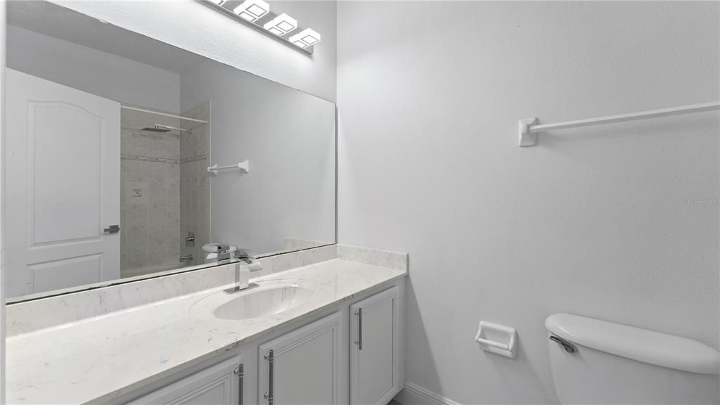 待售: $569,000 (4 贝兹, 3 浴室, 2720 平方英尺)