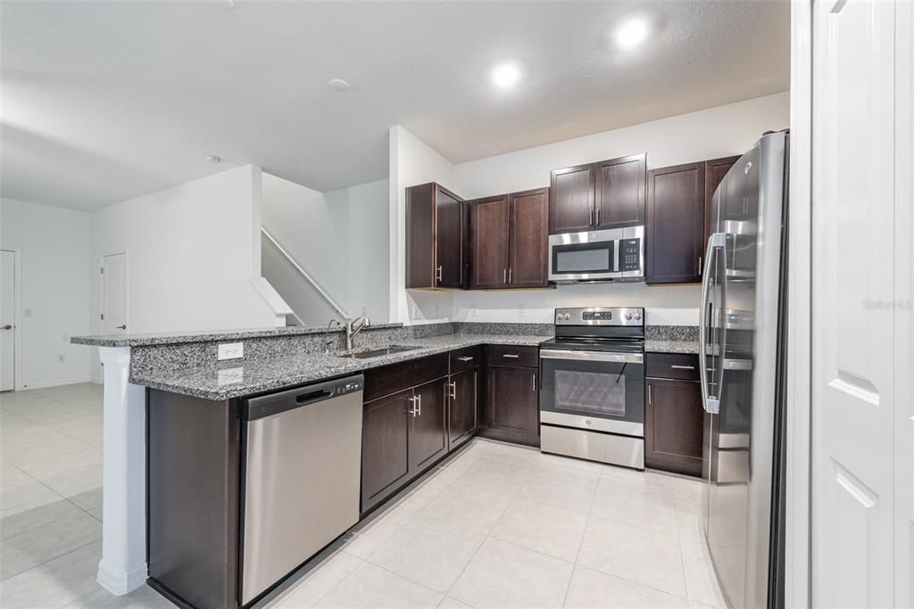 En Venta: $285,000 (3 camas, 2 baños, 1701 Pies cuadrados)