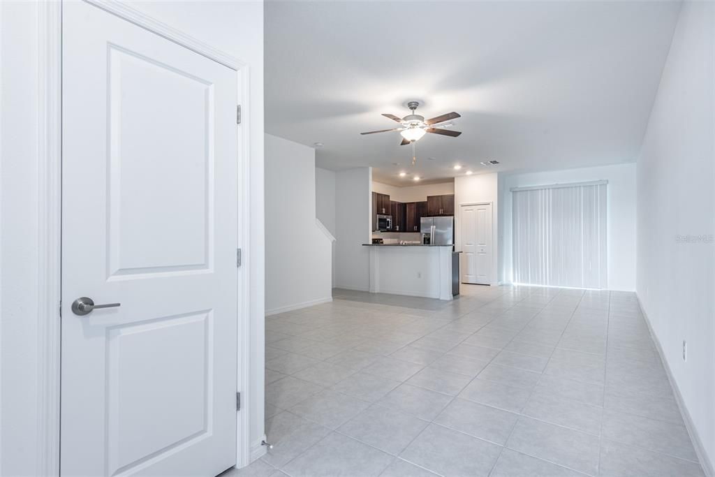 En Venta: $285,000 (3 camas, 2 baños, 1701 Pies cuadrados)