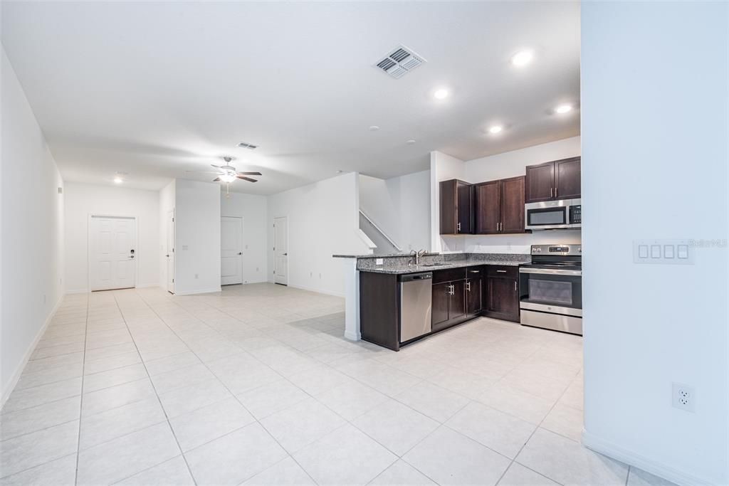 En Venta: $285,000 (3 camas, 2 baños, 1701 Pies cuadrados)