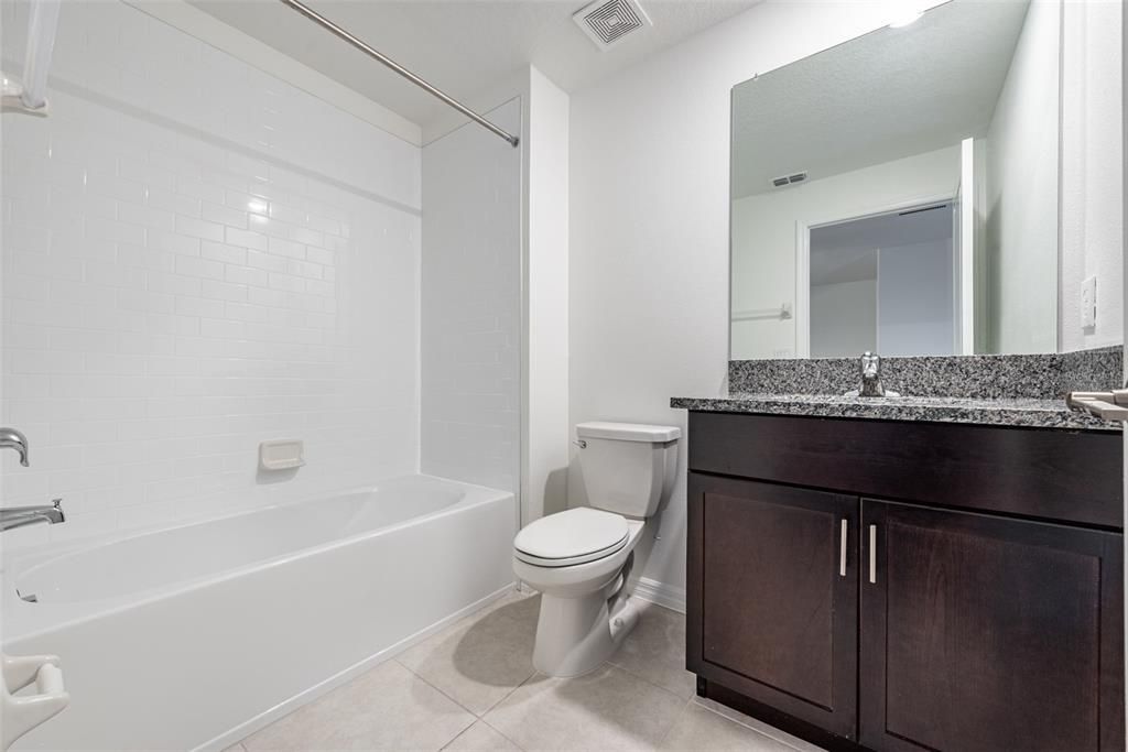 En Venta: $285,000 (3 camas, 2 baños, 1701 Pies cuadrados)