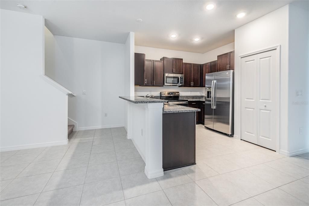 En Venta: $285,000 (3 camas, 2 baños, 1701 Pies cuadrados)