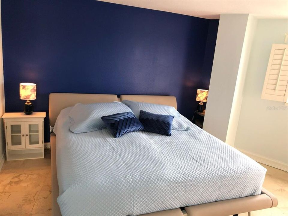 出租: $3,850 (2 贝兹, 2 浴室, 1270 平方英尺)