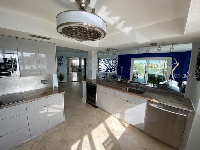 出租: $3,850 (2 贝兹, 2 浴室, 1270 平方英尺)