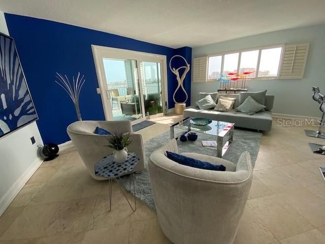 出租: $3,850 (2 贝兹, 2 浴室, 1270 平方英尺)