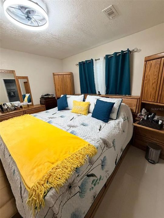 待售: $239,900 (3 贝兹, 2 浴室, 1073 平方英尺)