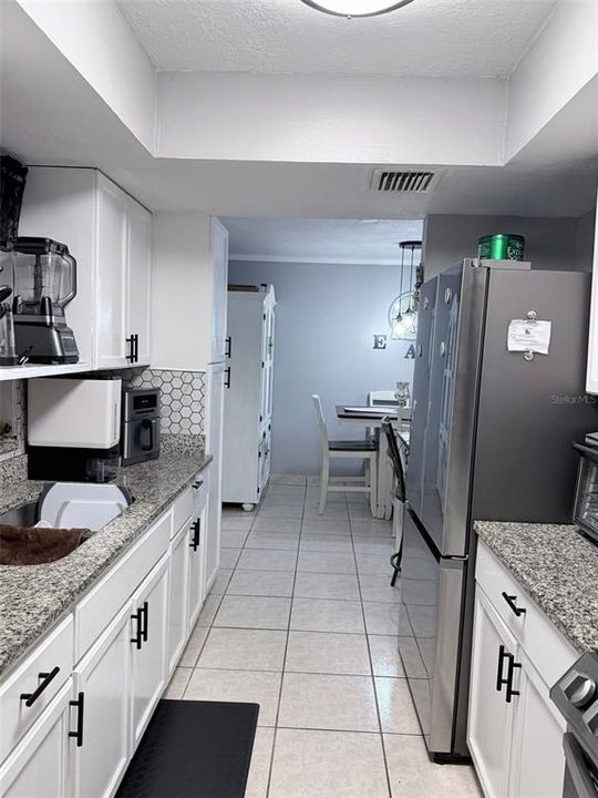 待售: $239,900 (3 贝兹, 2 浴室, 1073 平方英尺)