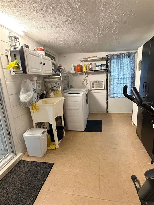 待售: $239,900 (3 贝兹, 2 浴室, 1073 平方英尺)