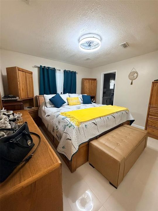 待售: $239,900 (3 贝兹, 2 浴室, 1073 平方英尺)