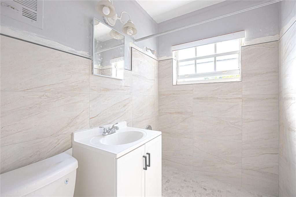 待售: $419,999 (4 贝兹, 0 浴室, 1430 平方英尺)