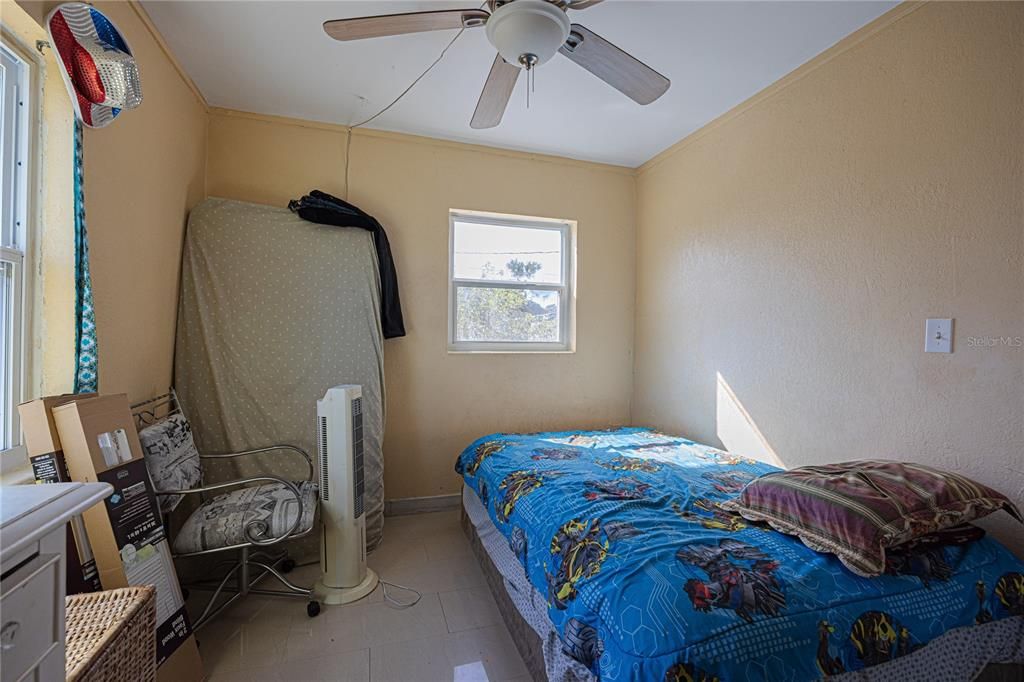 待售: $419,999 (4 贝兹, 0 浴室, 1430 平方英尺)