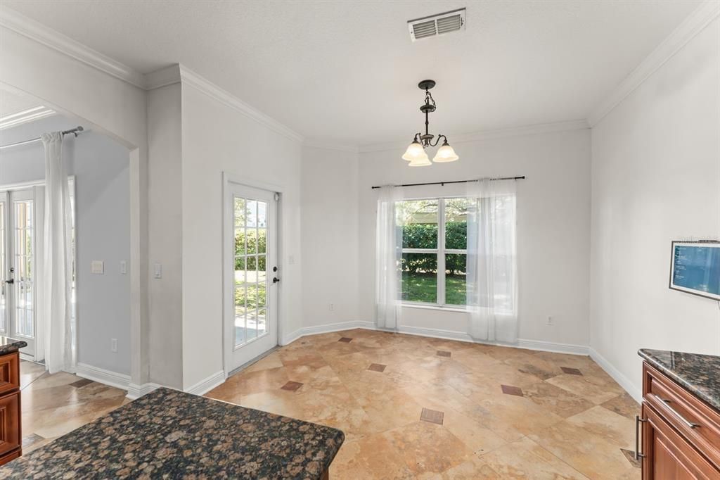 合同活跃: $624,950 (5 贝兹, 4 浴室, 3129 平方英尺)