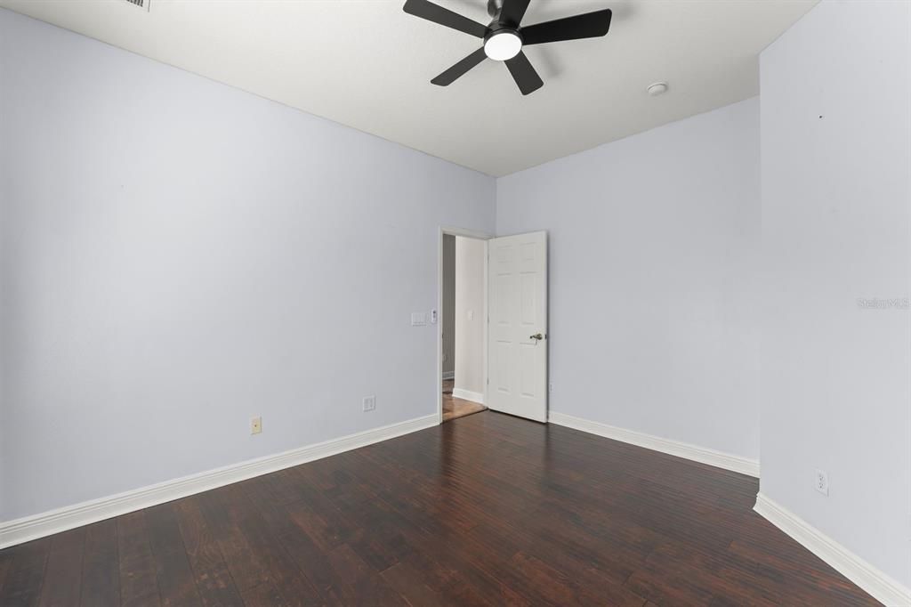 合同活跃: $624,950 (5 贝兹, 4 浴室, 3129 平方英尺)