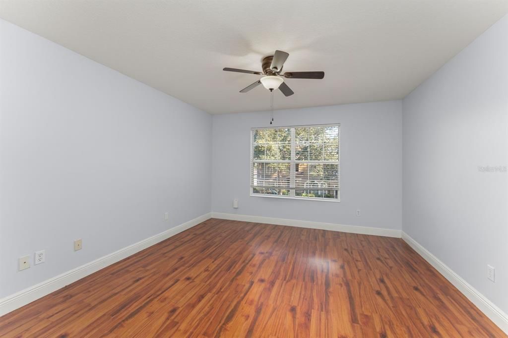 合同活跃: $624,950 (5 贝兹, 4 浴室, 3129 平方英尺)