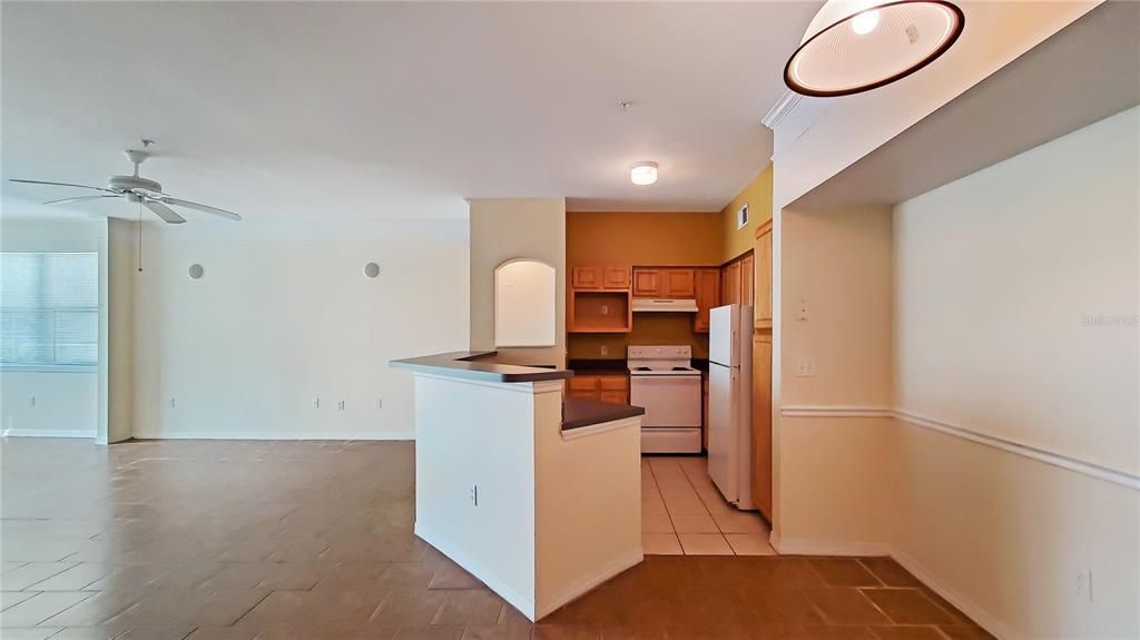 For Rent: $1,349 (1 beds, 1 baths, 945 Square Feet)