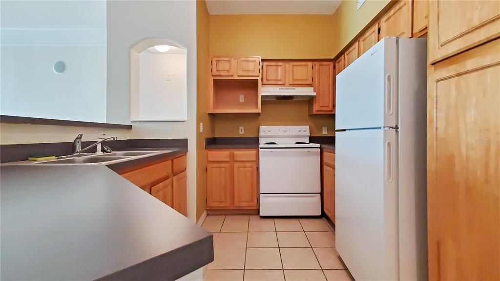 For Rent: $1,349 (1 beds, 1 baths, 945 Square Feet)
