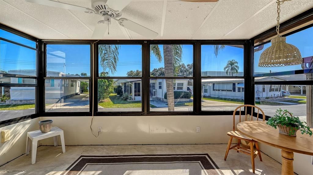 For Sale: $149,900 (2 beds, 2 baths, 1152 Square Feet)