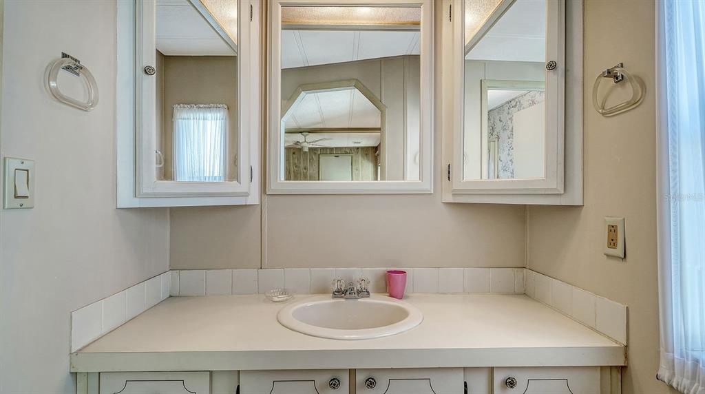 For Sale: $149,900 (2 beds, 2 baths, 1152 Square Feet)