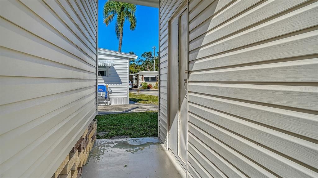 For Sale: $149,900 (2 beds, 2 baths, 1152 Square Feet)