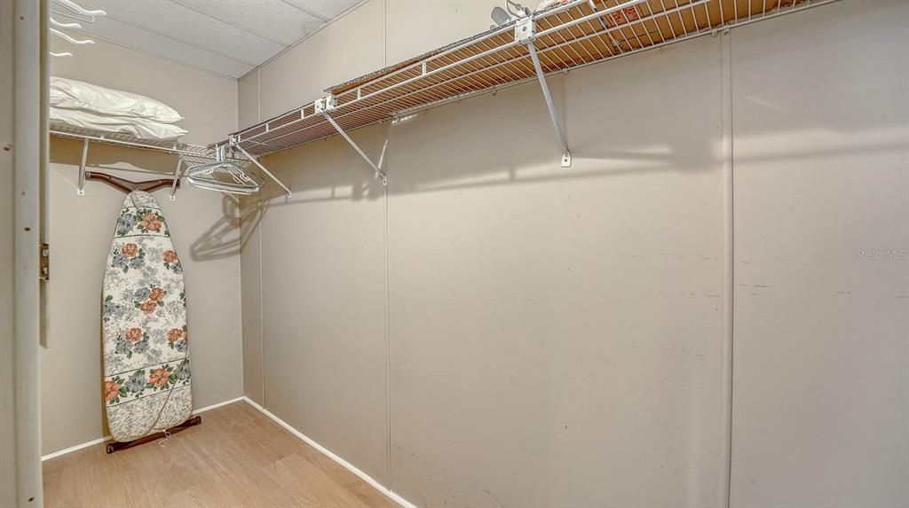 For Sale: $149,900 (2 beds, 2 baths, 1152 Square Feet)