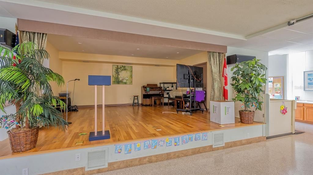 For Sale: $149,900 (2 beds, 2 baths, 1152 Square Feet)