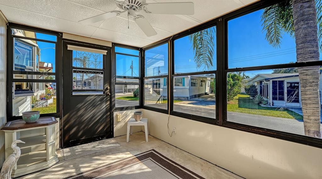 For Sale: $149,900 (2 beds, 2 baths, 1152 Square Feet)