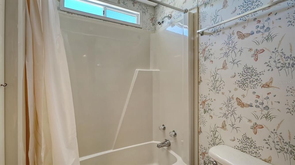 For Sale: $149,900 (2 beds, 2 baths, 1152 Square Feet)