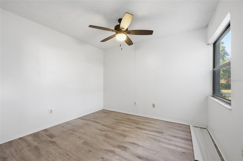 Active With Contract: $1,650 (2 beds, 2 baths, 914 Square Feet)