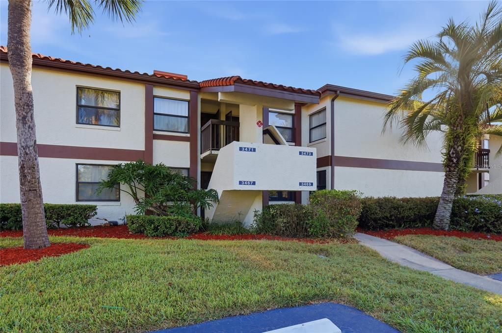 Active With Contract: $1,650 (2 beds, 2 baths, 914 Square Feet)