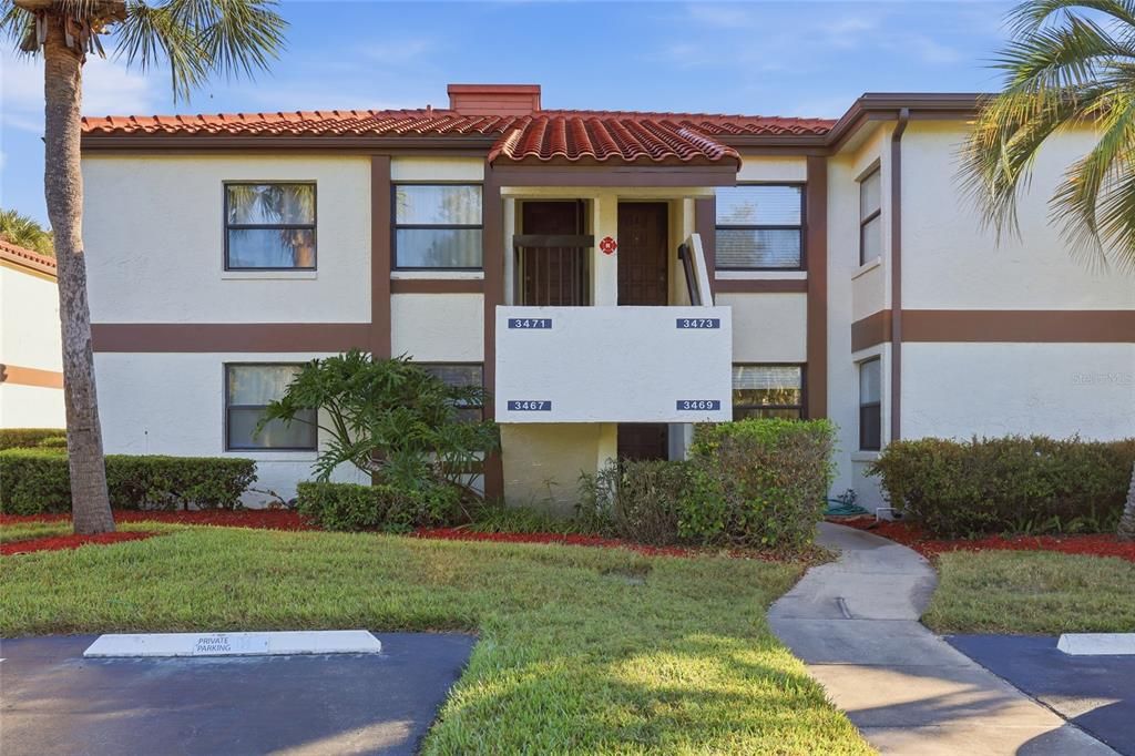 Active With Contract: $1,650 (2 beds, 2 baths, 914 Square Feet)