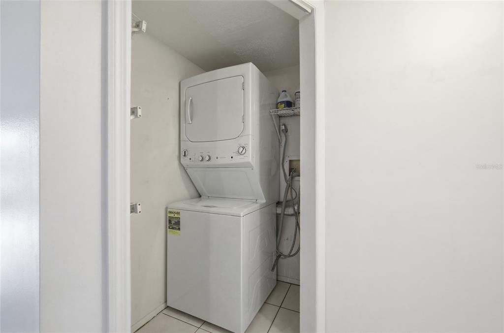 Active With Contract: $1,650 (2 beds, 2 baths, 914 Square Feet)