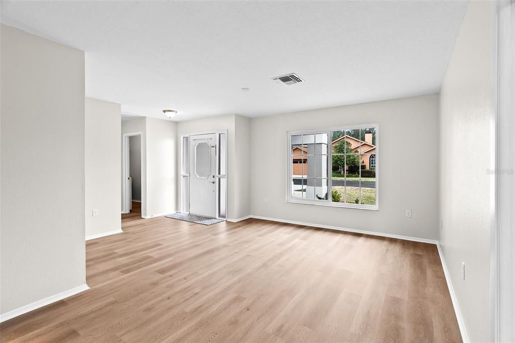 待售: $349,000 (3 贝兹, 2 浴室, 1667 平方英尺)