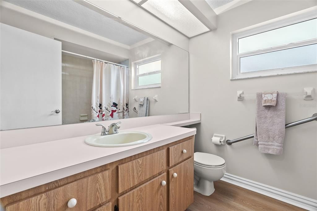 待售: $349,000 (3 贝兹, 2 浴室, 1667 平方英尺)