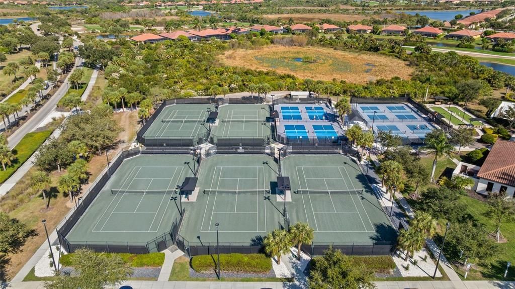 For Sale: $749,000 (3 beds, 2 baths, 1681 Square Feet)