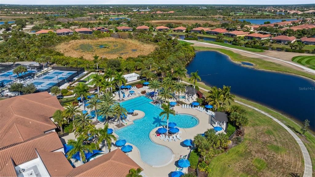 For Sale: $749,000 (3 beds, 2 baths, 1681 Square Feet)