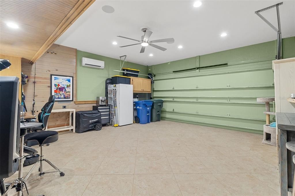 For Sale: $749,000 (3 beds, 2 baths, 1681 Square Feet)