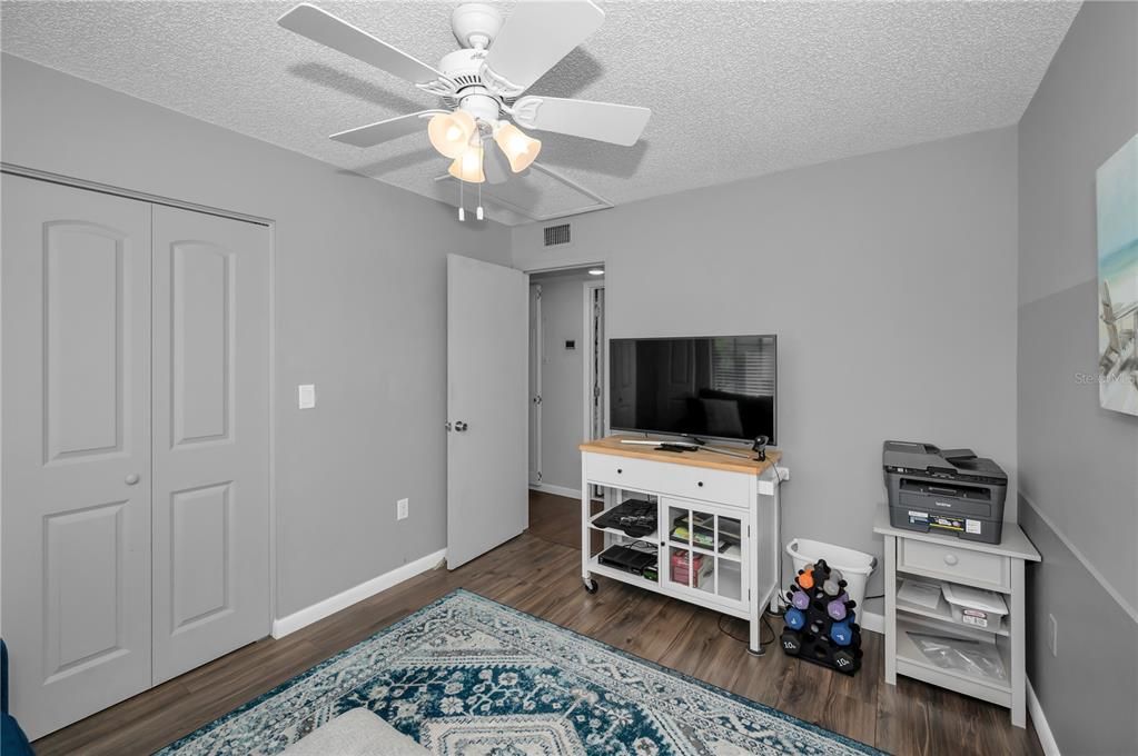 Active With Contract: $175,000 (2 beds, 2 baths, 1054 Square Feet)