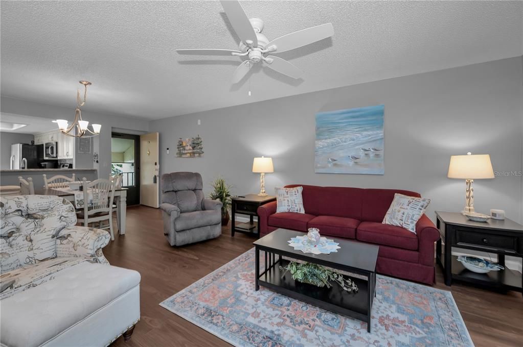 Active With Contract: $175,000 (2 beds, 2 baths, 1054 Square Feet)