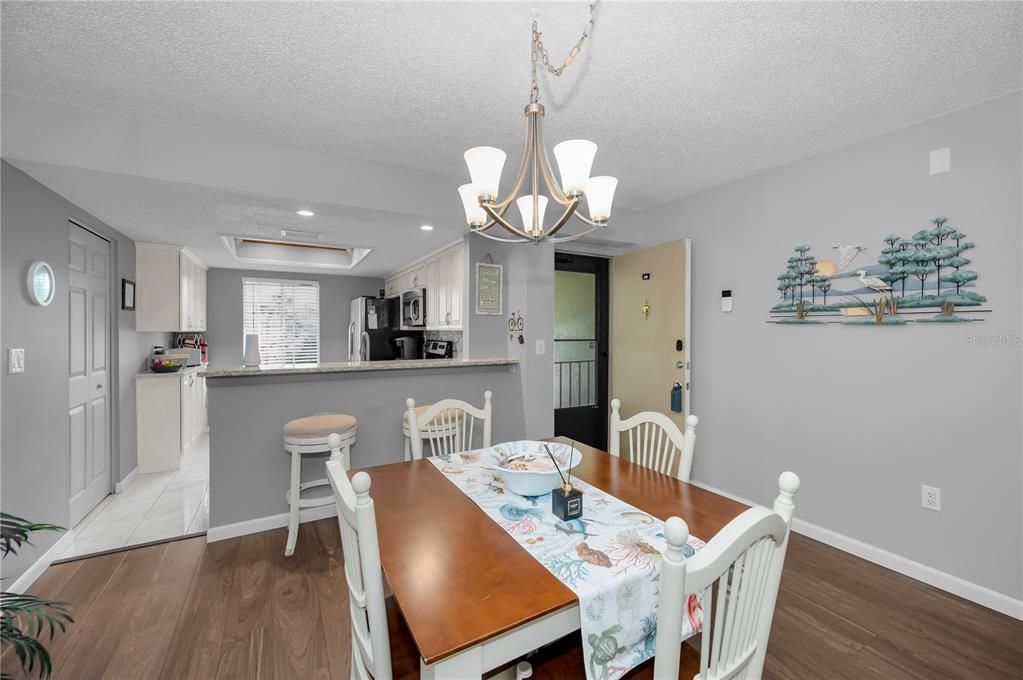 Active With Contract: $175,000 (2 beds, 2 baths, 1054 Square Feet)