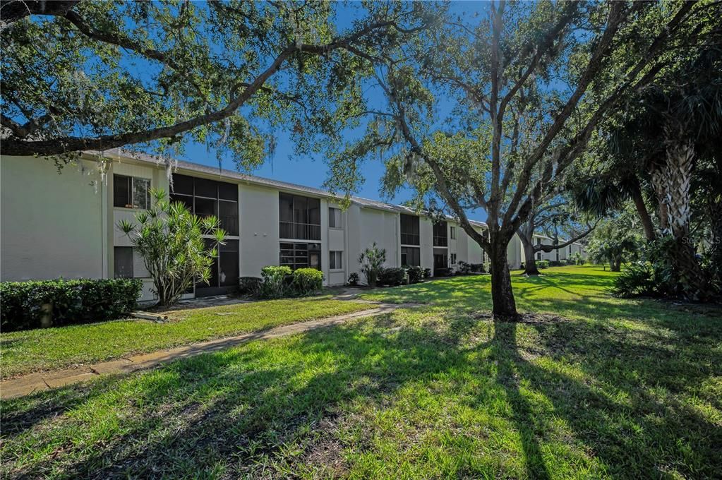 Active With Contract: $175,000 (2 beds, 2 baths, 1054 Square Feet)