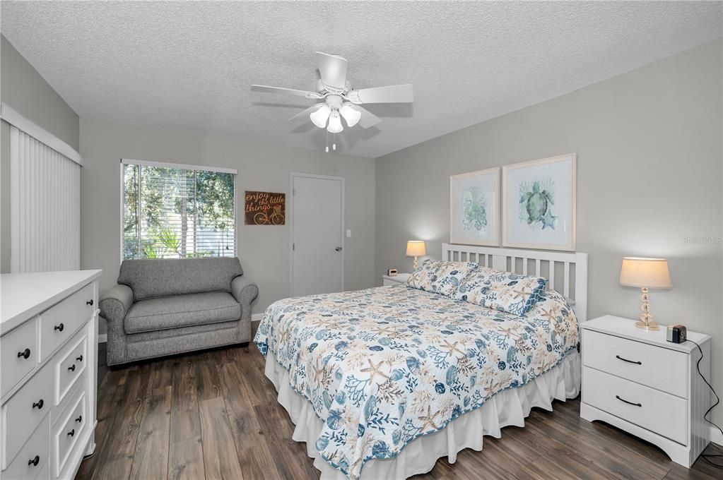 Active With Contract: $175,000 (2 beds, 2 baths, 1054 Square Feet)